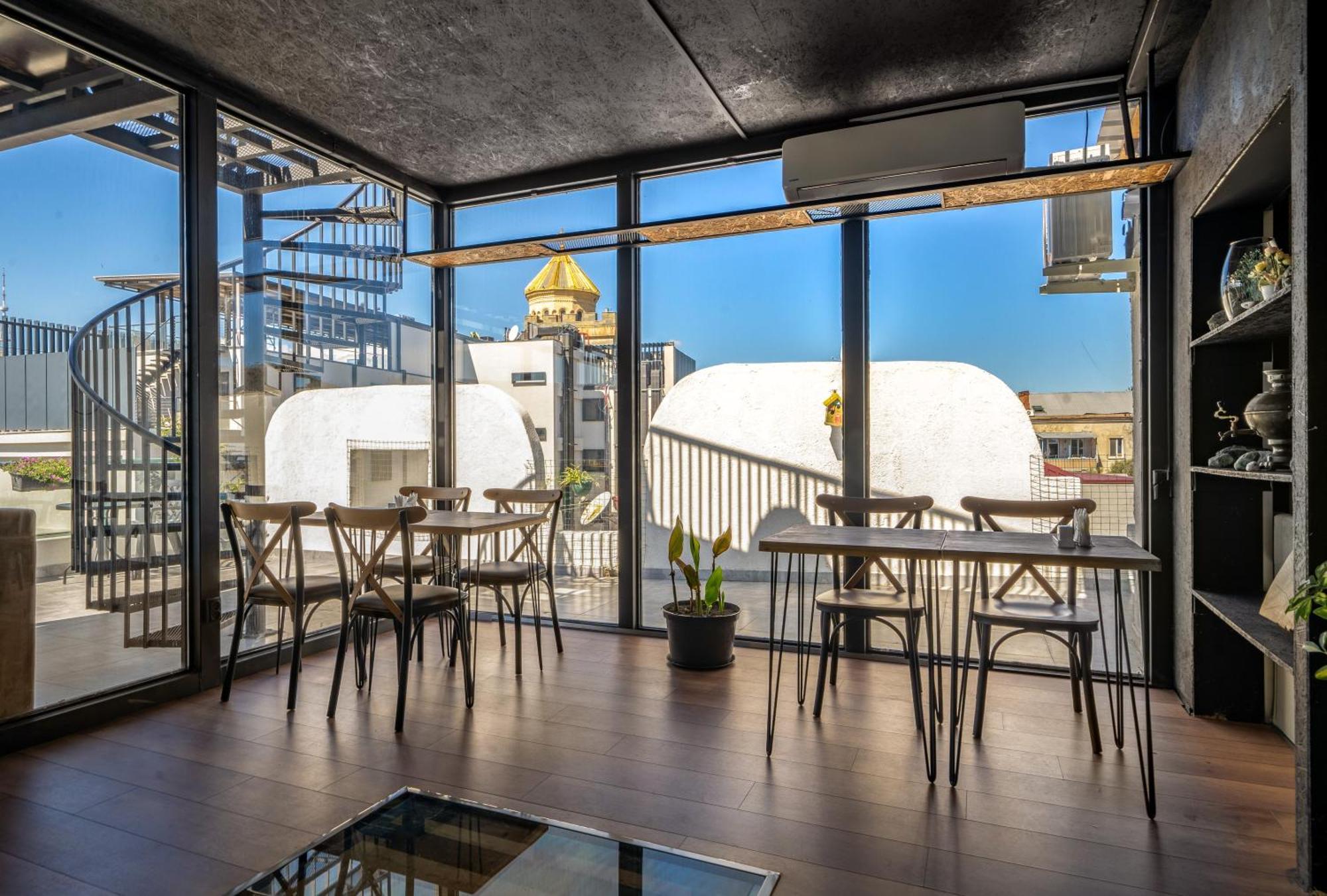 Hotel Tato & Coworking Space Тбилиси Екстериор снимка