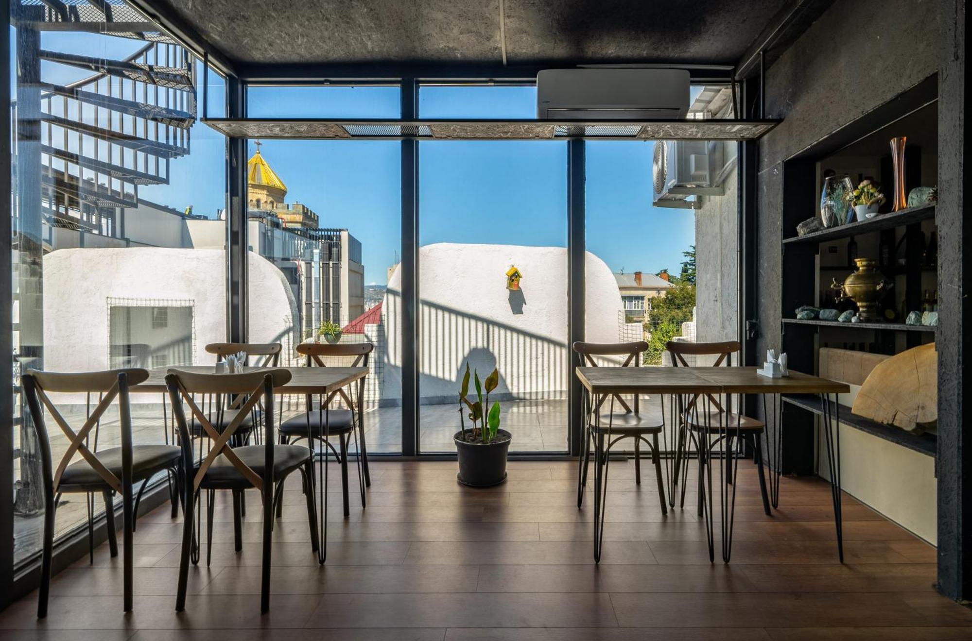 Hotel Tato & Coworking Space Тбилиси Екстериор снимка