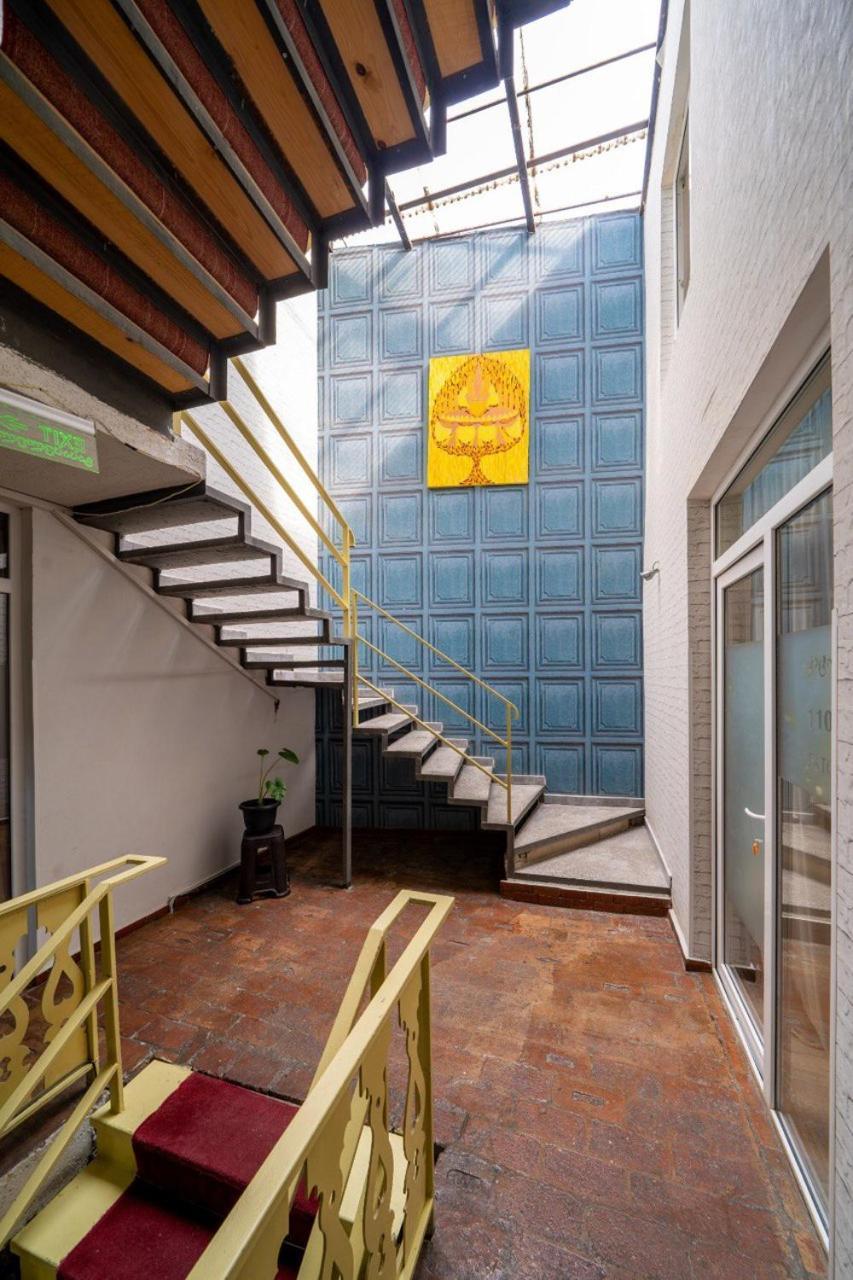 Hotel Tato & Coworking Space Тбилиси Екстериор снимка