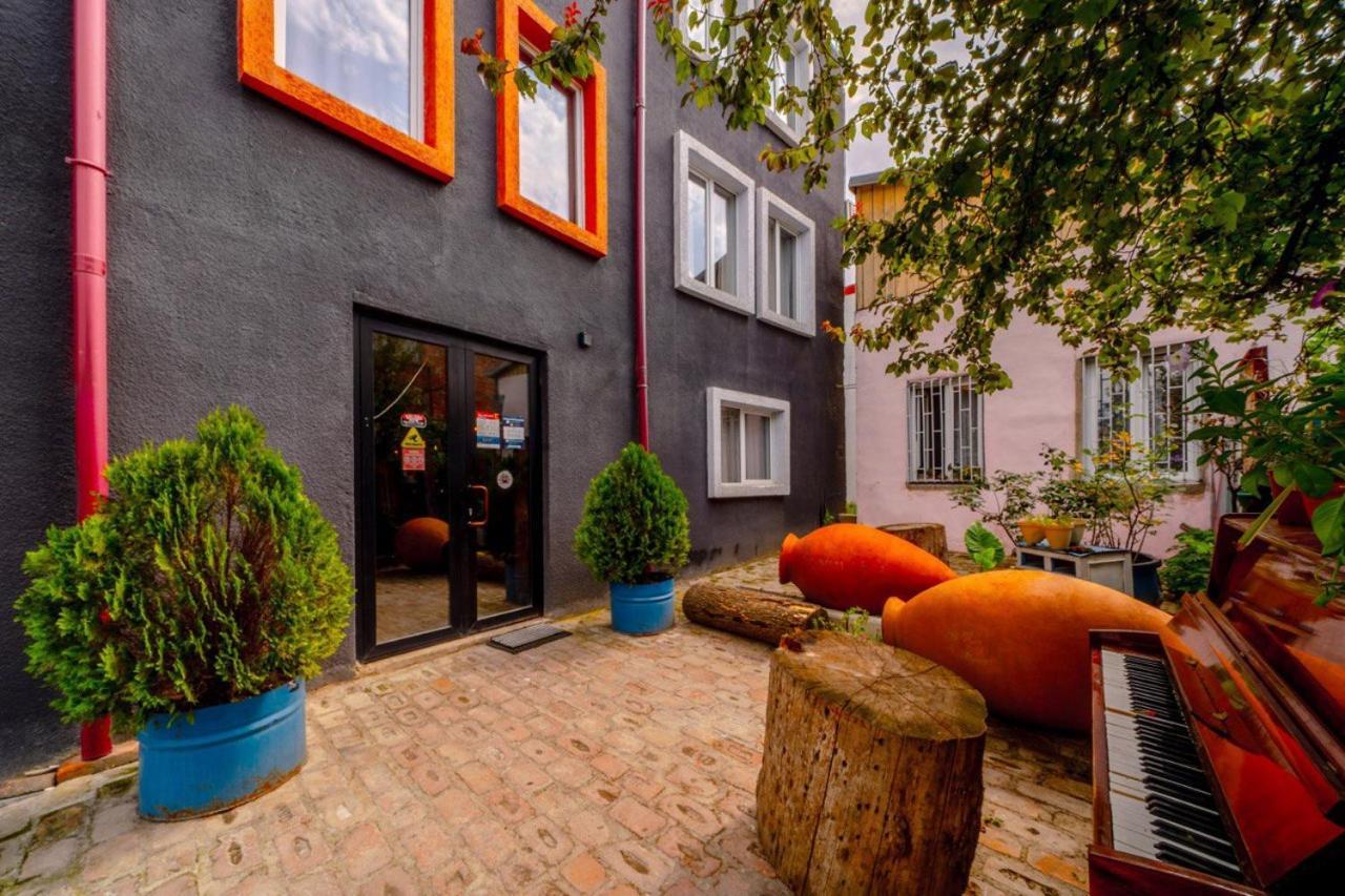 Hotel Tato & Coworking Space Тбилиси Екстериор снимка