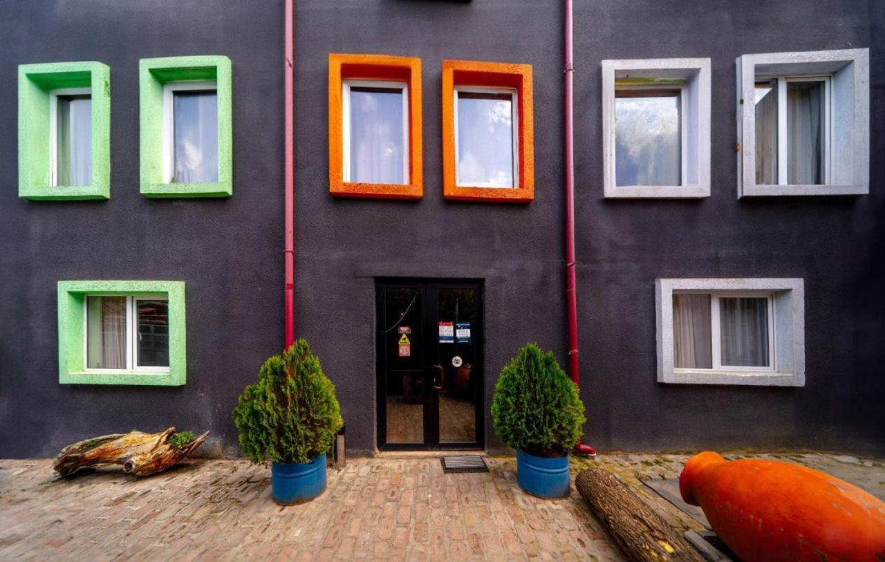Hotel Tato & Coworking Space Тбилиси Екстериор снимка
