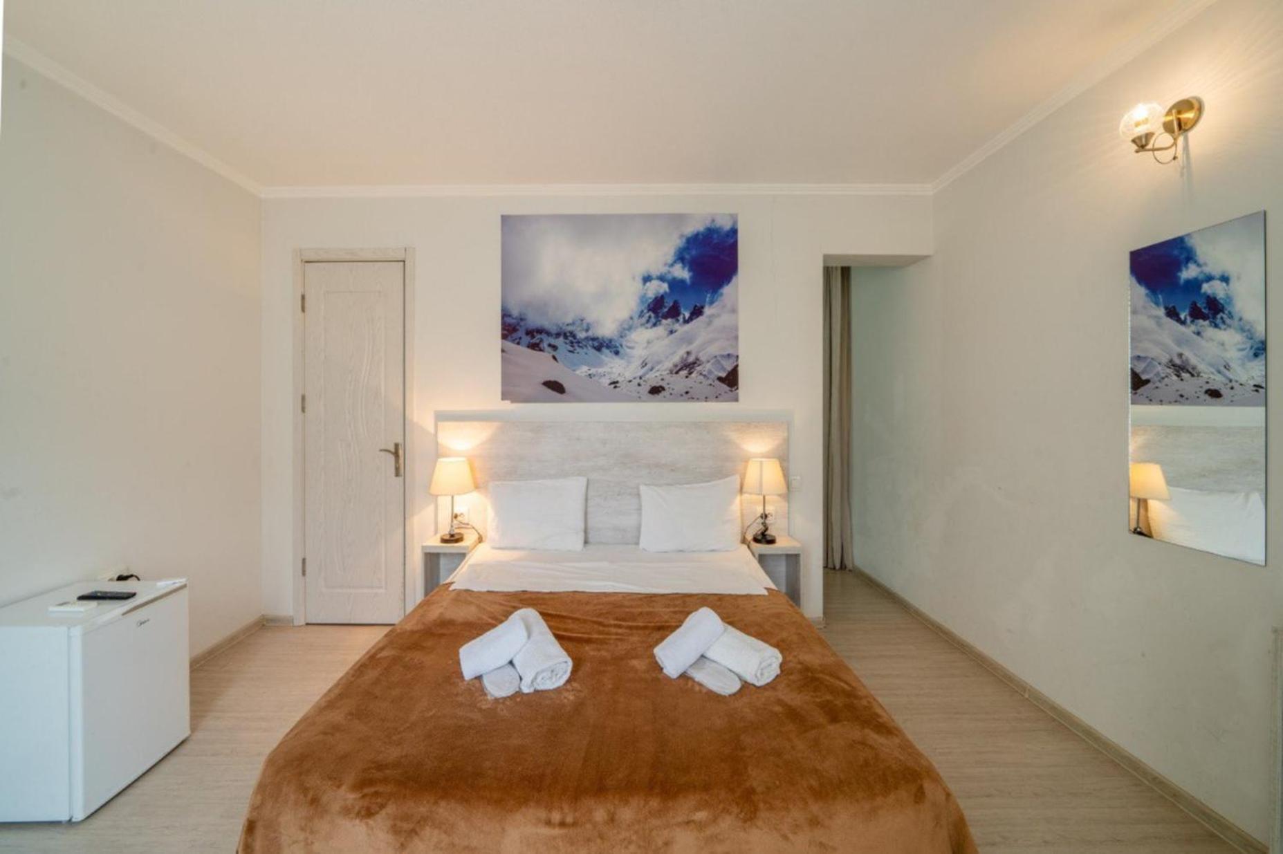 Hotel Tato & Coworking Space Тбилиси Екстериор снимка