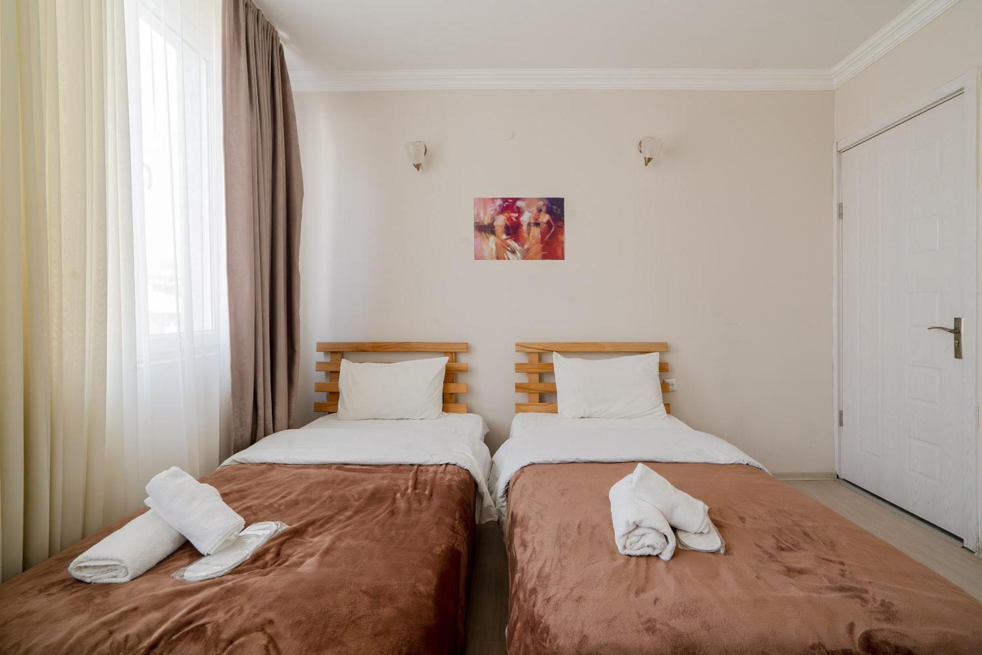 Hotel Tato & Coworking Space Тбилиси Екстериор снимка