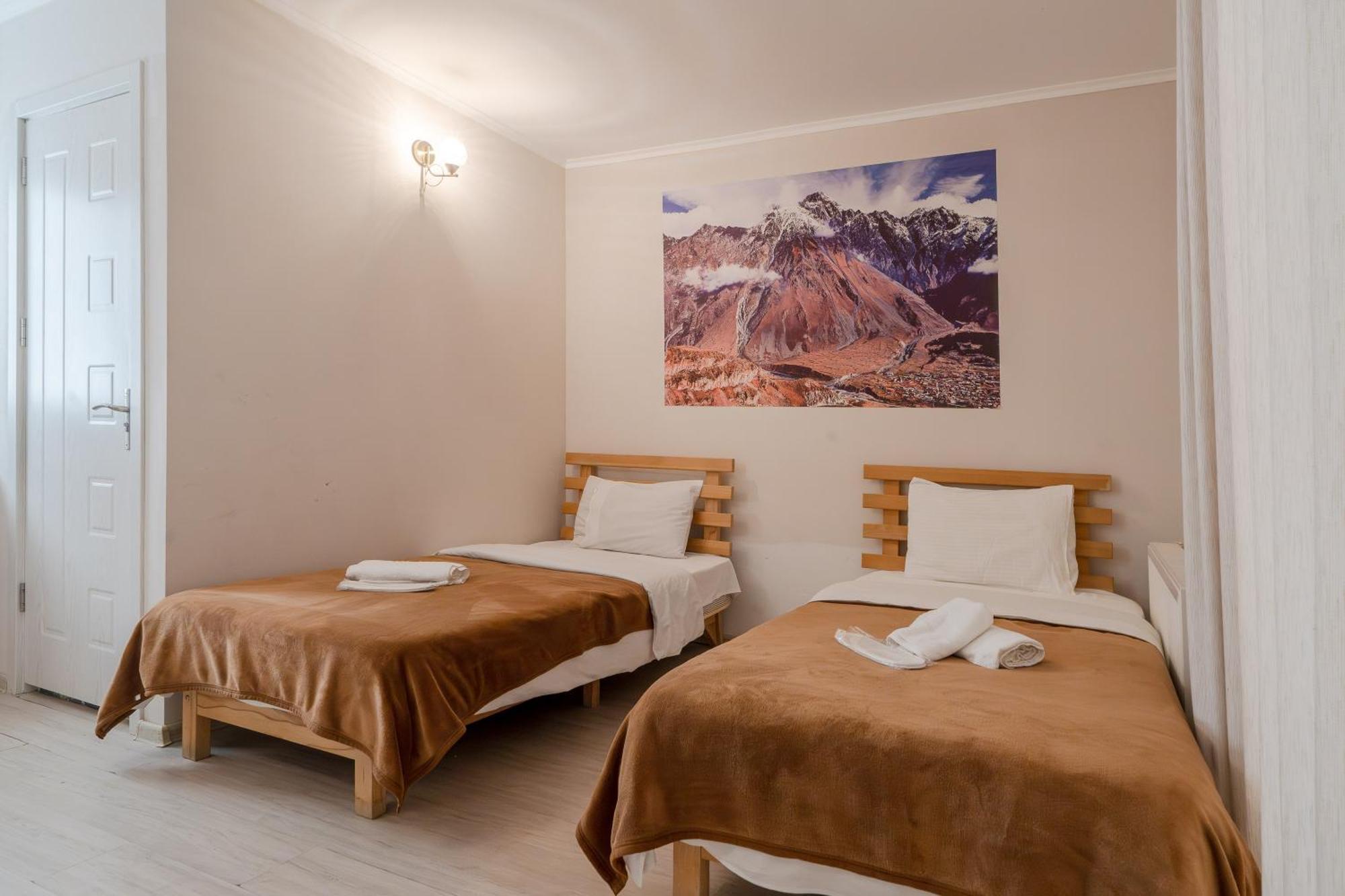 Hotel Tato & Coworking Space Тбилиси Екстериор снимка