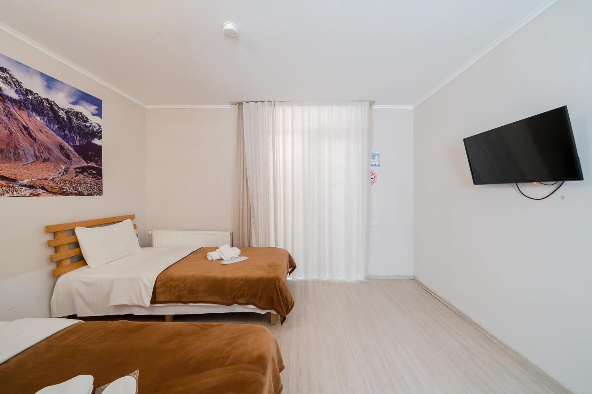 Hotel Tato & Coworking Space Тбилиси Екстериор снимка