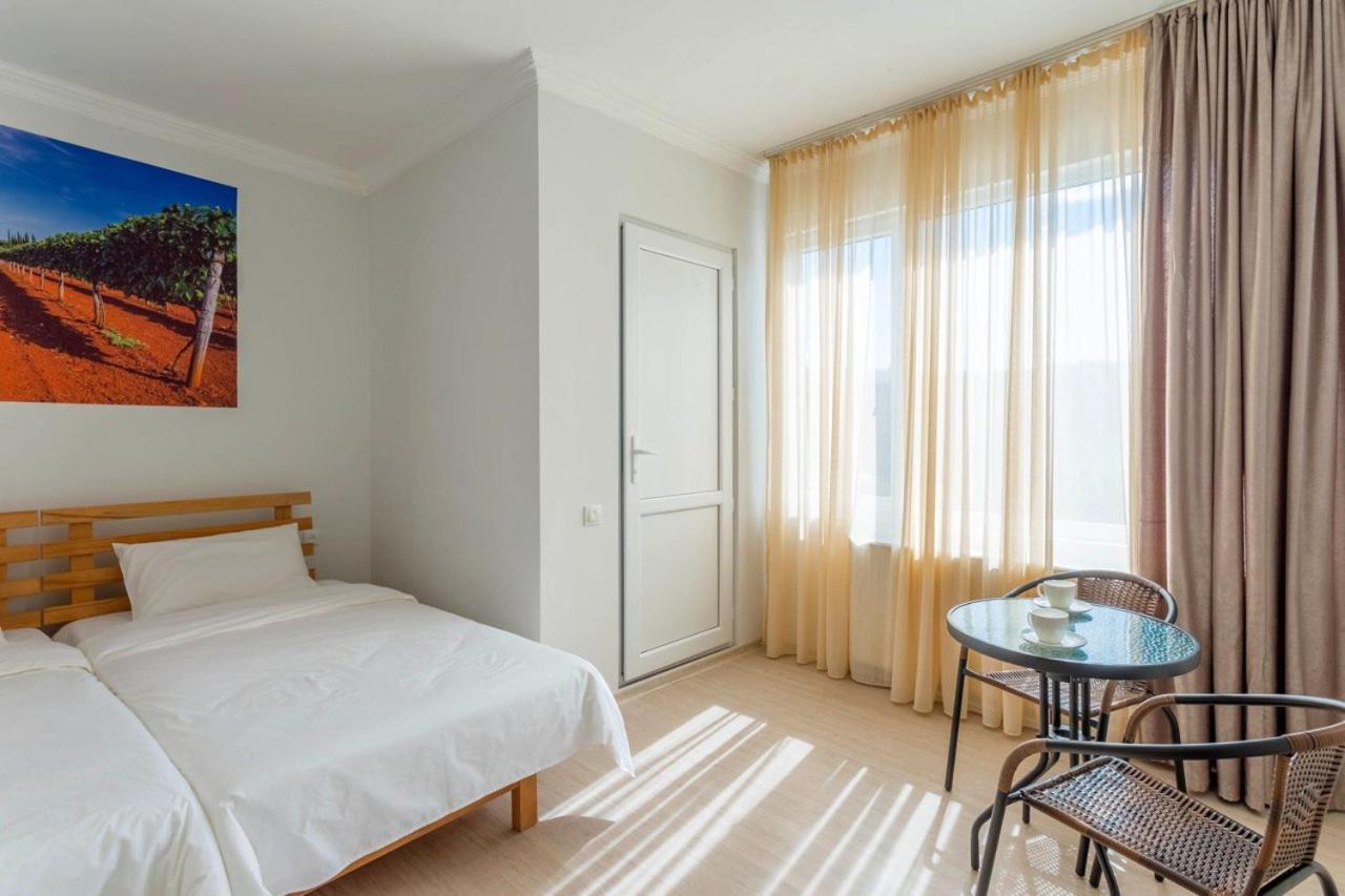 Hotel Tato & Coworking Space Тбилиси Екстериор снимка